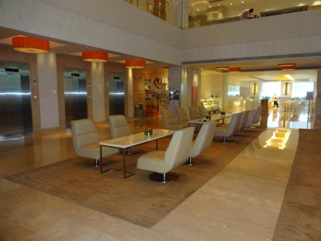 The Raintree, Anna Salai Hotel Chennai Exterior photo